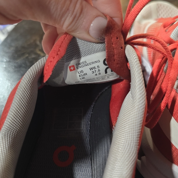 On Cloud Womens 6.5 - Picture 10 of 10